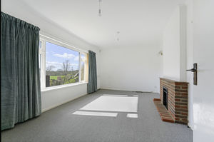 Sitting room- click for photo gallery